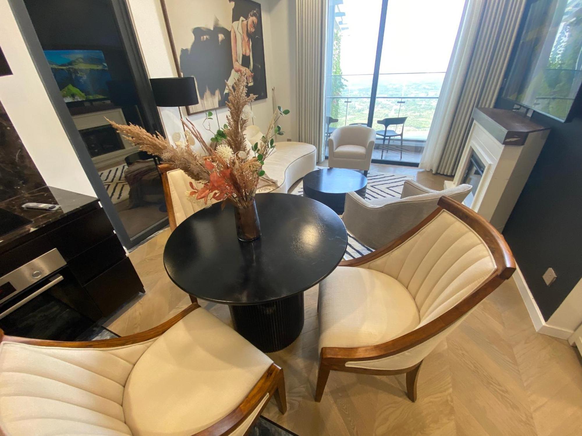 Lumiere Riverside - Raymond Holm - Luxurious 5-Star Apartment Хошимин Экстерьер фото