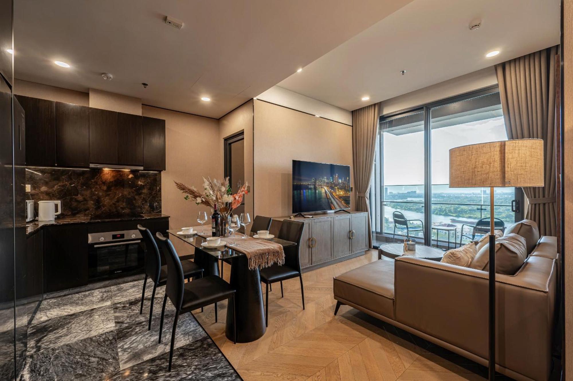 Lumiere Riverside - Raymond Holm - Luxurious 5-Star Apartment Хошимин Экстерьер фото