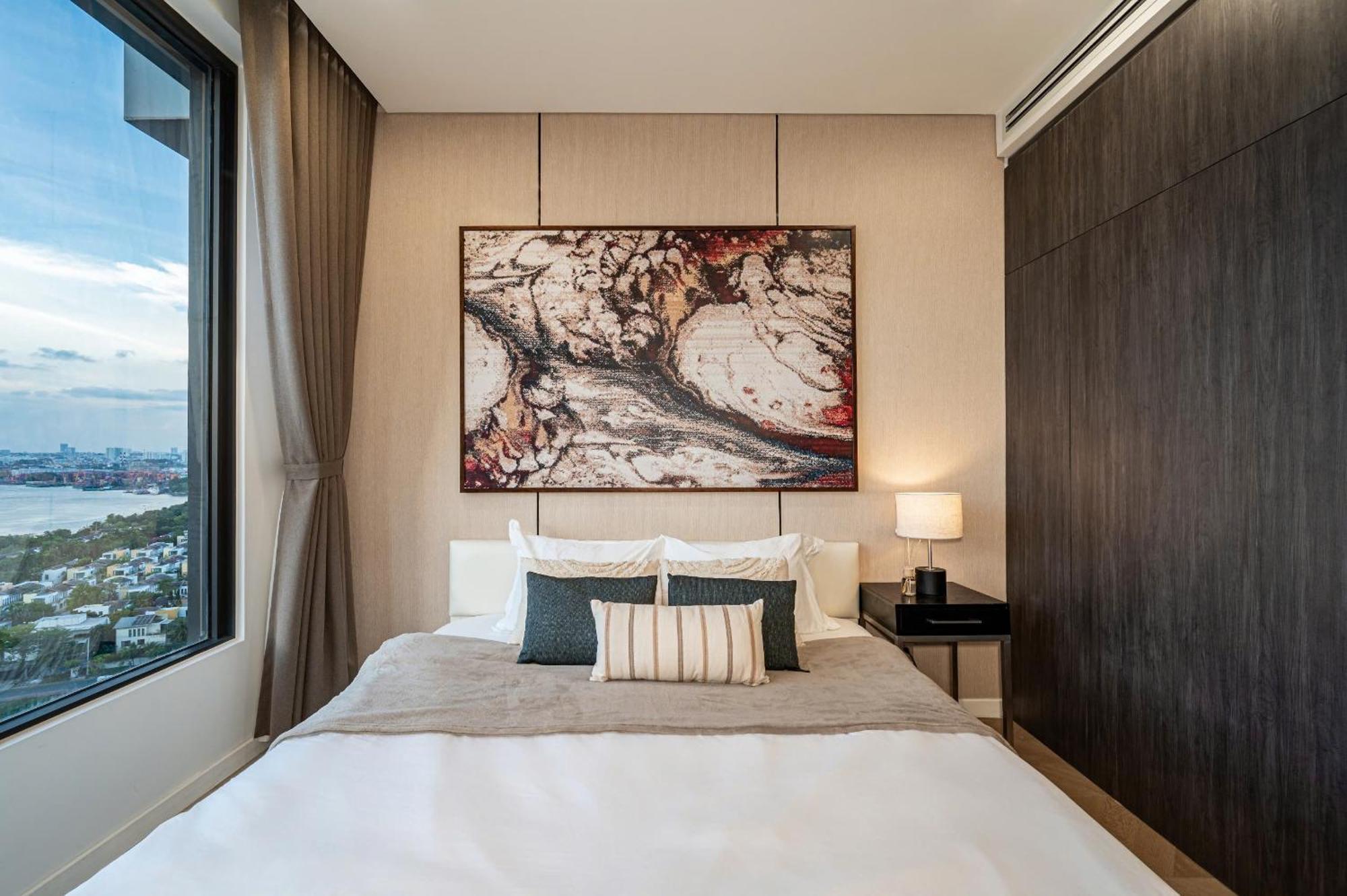 Lumiere Riverside - Raymond Holm - Luxurious 5-Star Apartment Хошимин Экстерьер фото