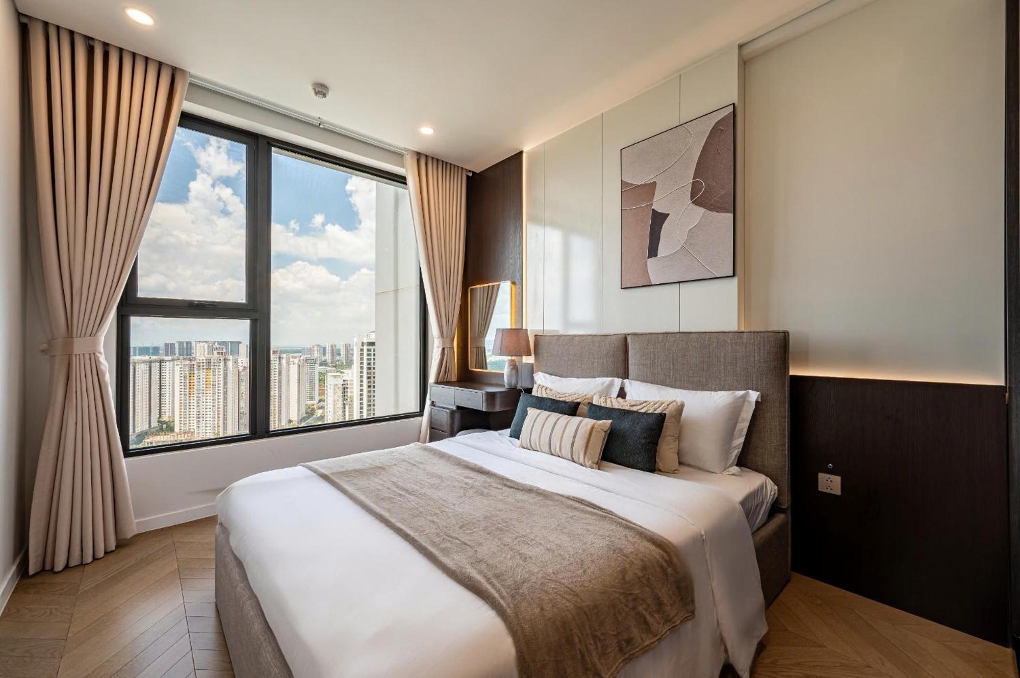 Lumiere Riverside - Raymond Holm - Luxurious 5-Star Apartment Хошимин Экстерьер фото
